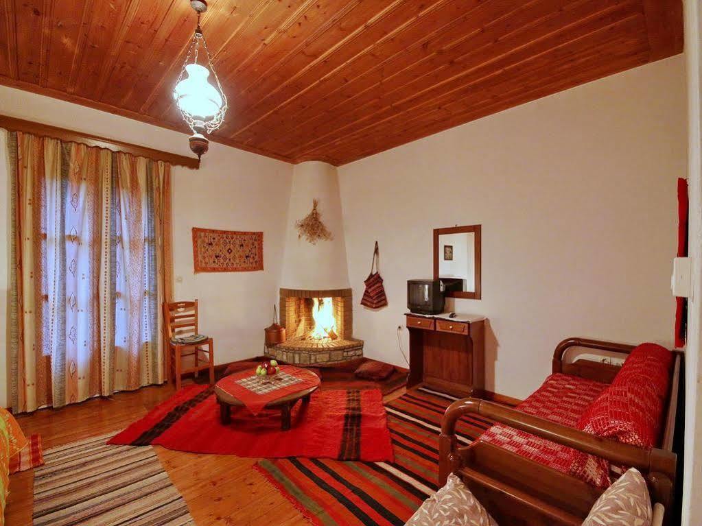 Andrea Sofi Guesthouse Dimitsana Esterno foto